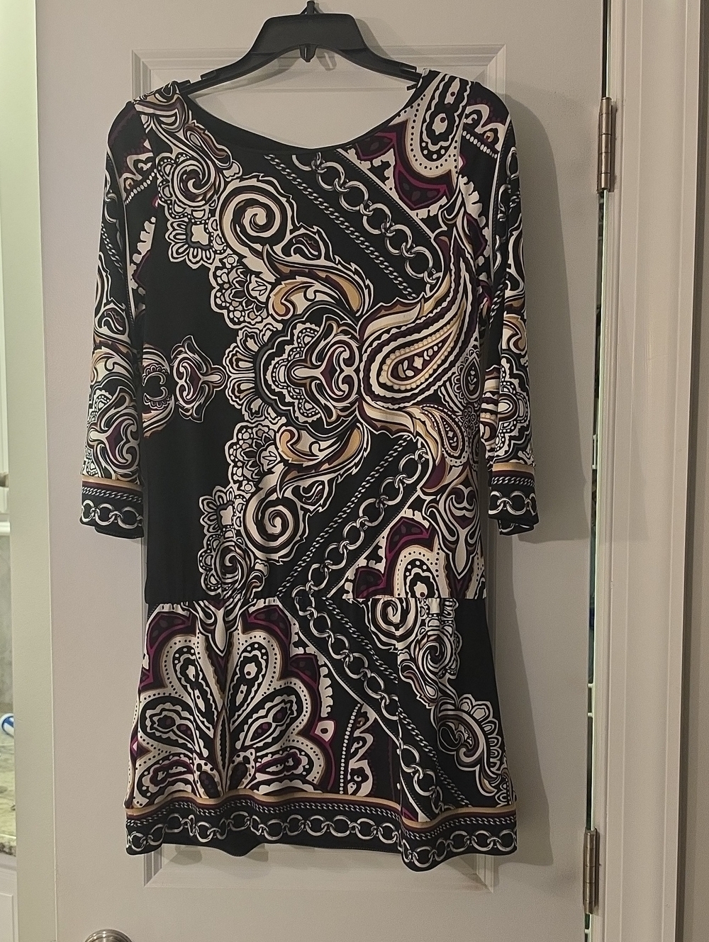 Black Paisley-Print A-Line Women’s TUNIC. White House Black Market